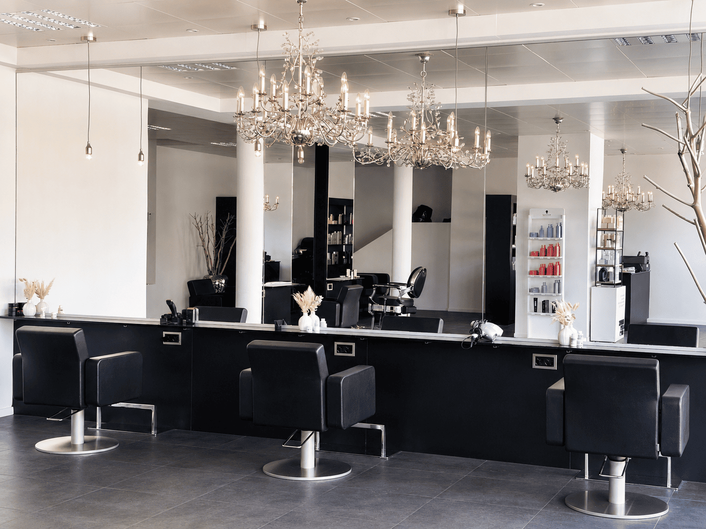Salon-Einrichtung Coiffeur Glanz & Gloria Thun
