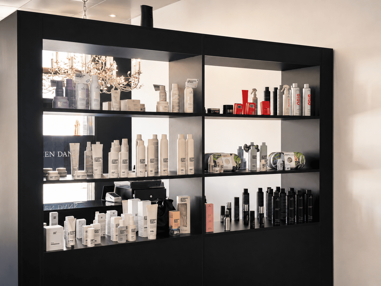 Wartebereich im Salon Glanz & Gloria Thun